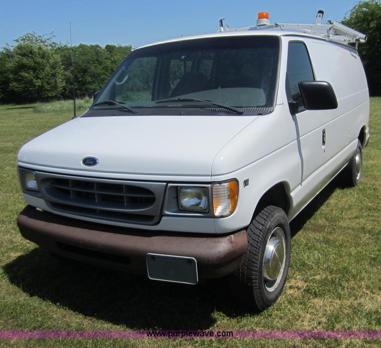 image for item C5472 2001 Ford E250 cargo van