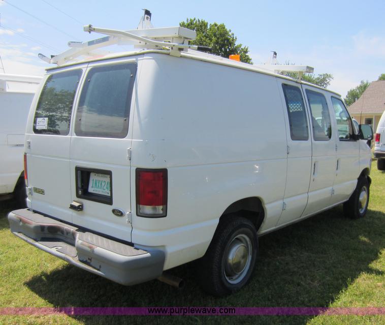 image for item C5472 2001 Ford E250 cargo van