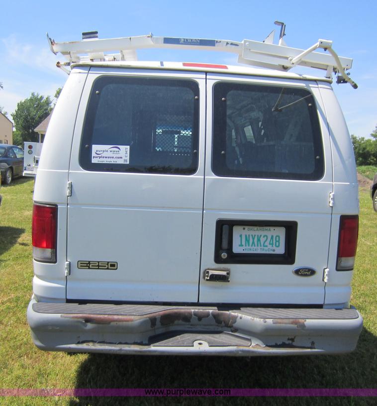 image for item C5472 2001 Ford E250 cargo van
