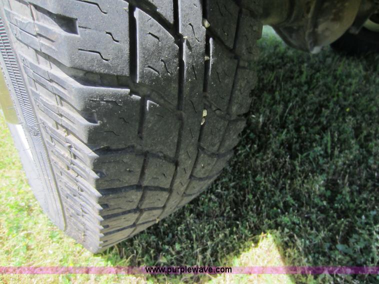 image for item C5472 2001 Ford E250 cargo van