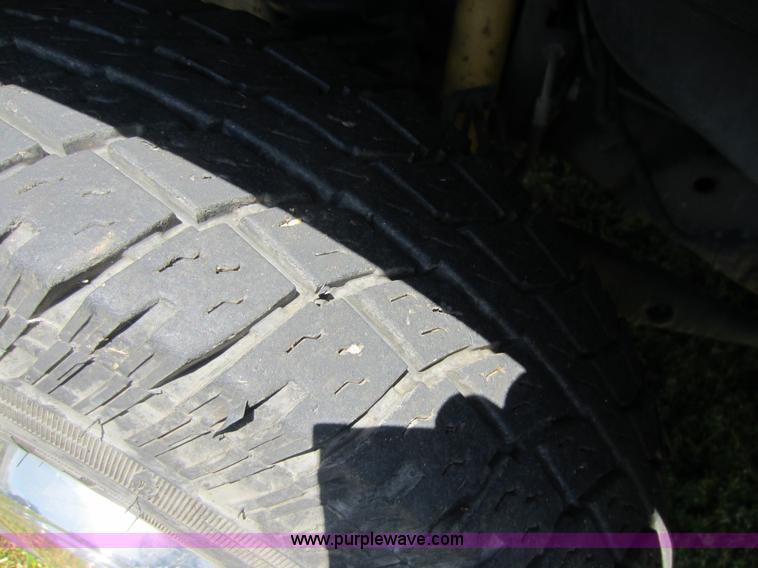 image for item C5472 2001 Ford E250 cargo van