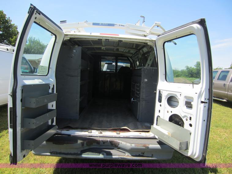 image for item C5472 2001 Ford E250 cargo van
