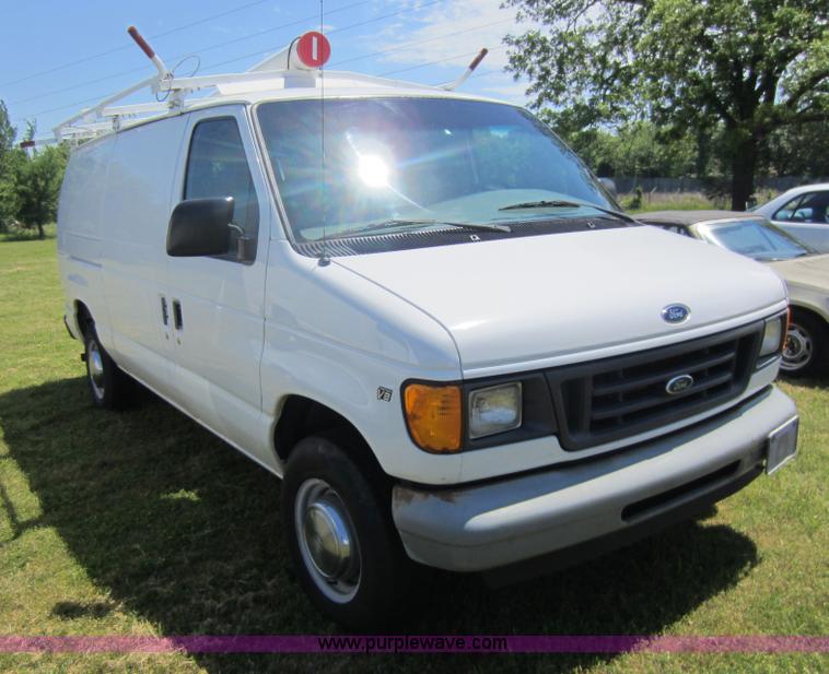 image for item C5473 2002 Ford E350 cargo van