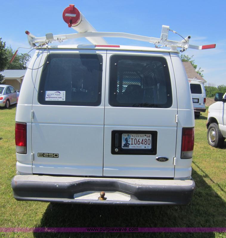 image for item C5473 2002 Ford E350 cargo van