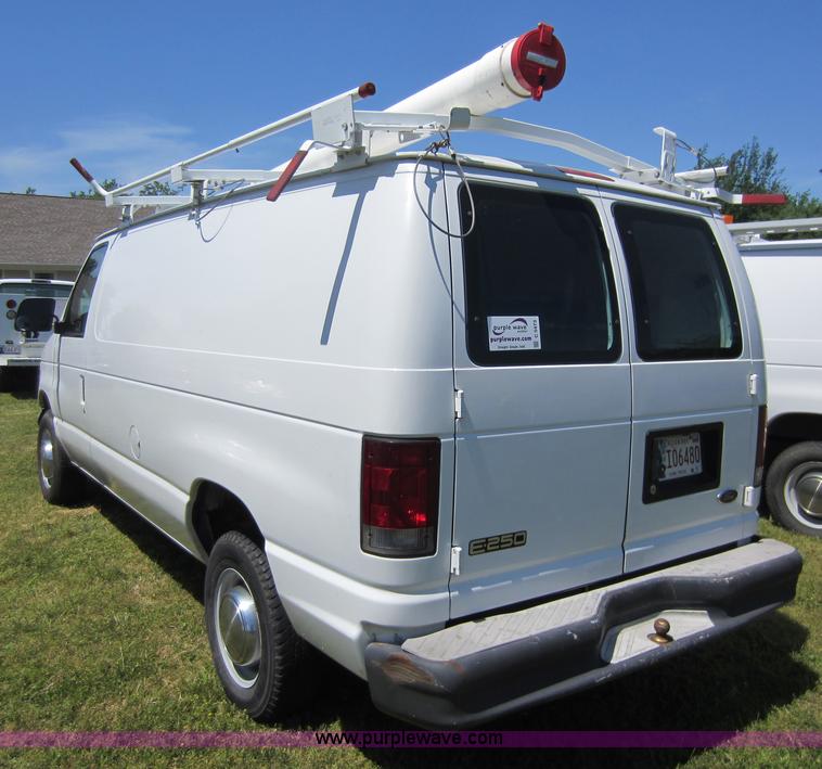 image for item C5473 2002 Ford E350 cargo van