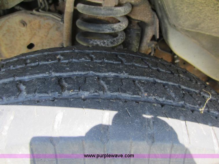 image for item C5473 2002 Ford E350 cargo van