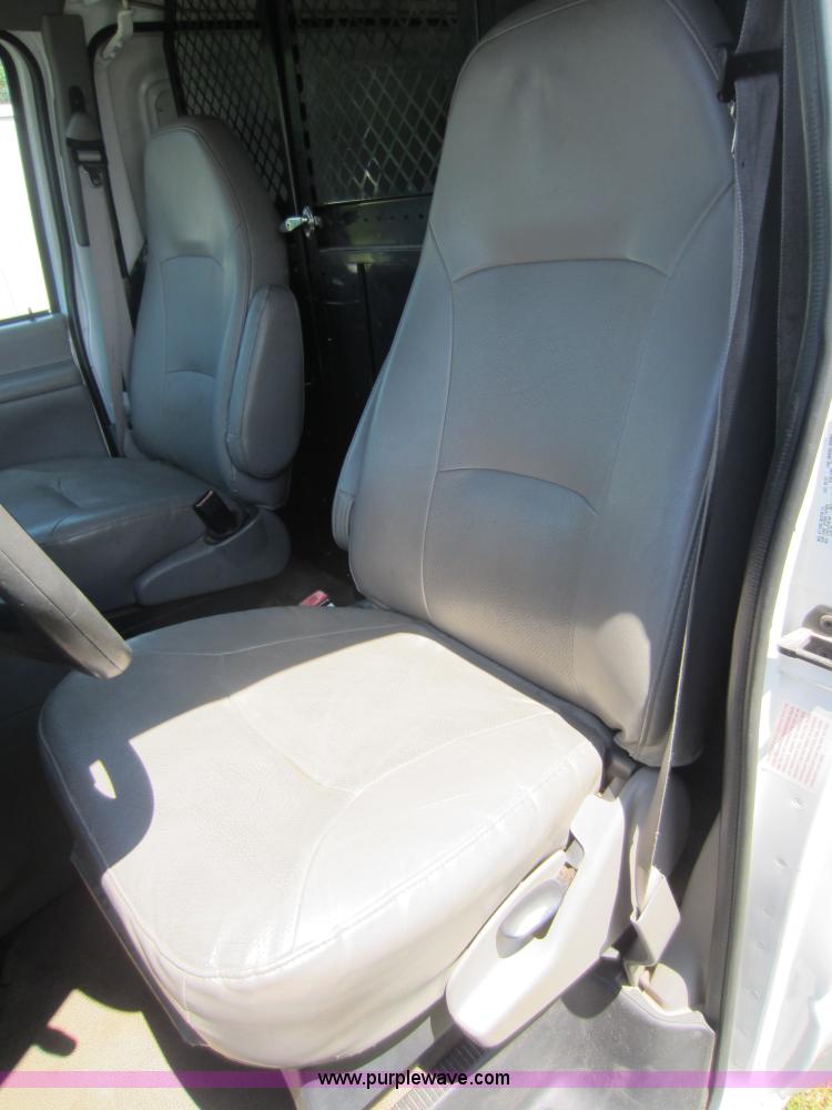 image for item C5473 2002 Ford E350 cargo van
