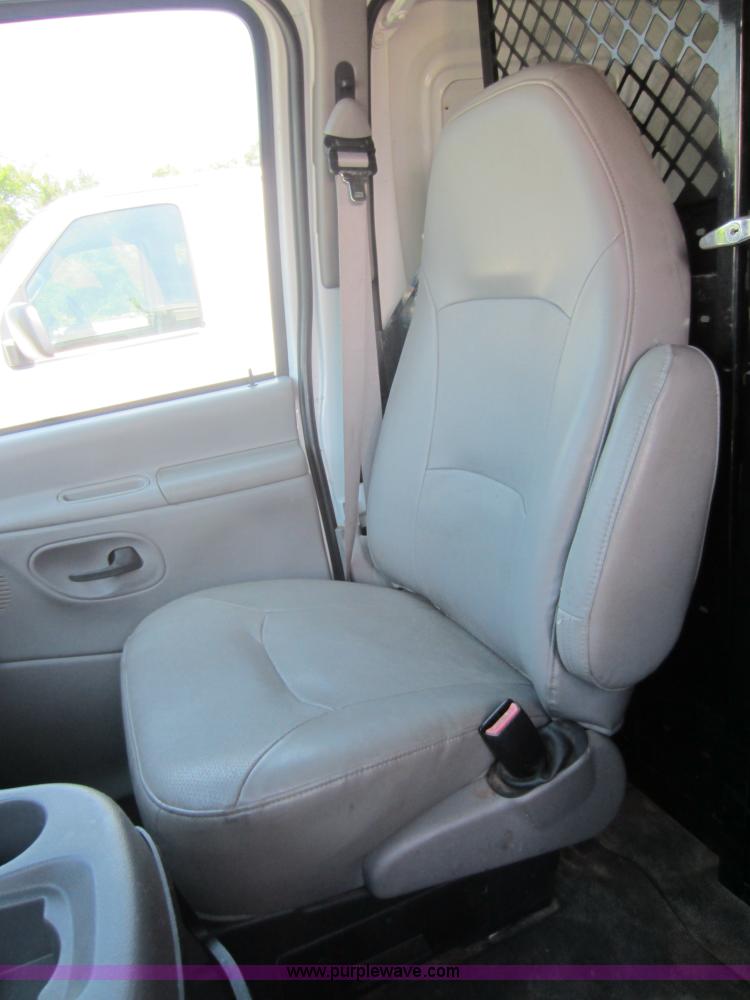 image for item C5473 2002 Ford E350 cargo van