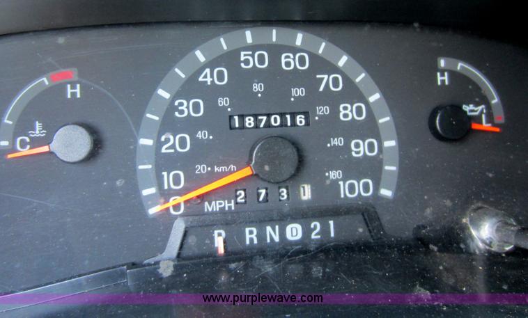 image for item C5473 2002 Ford E350 cargo van
