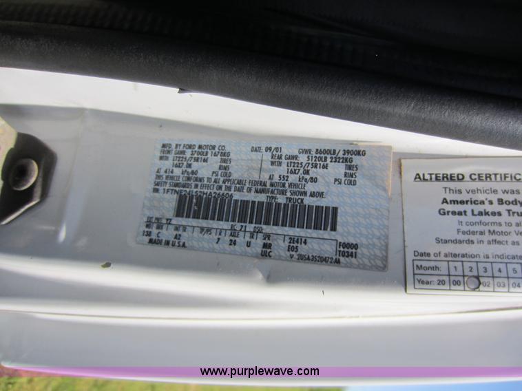 image for item C5473 2002 Ford E350 cargo van