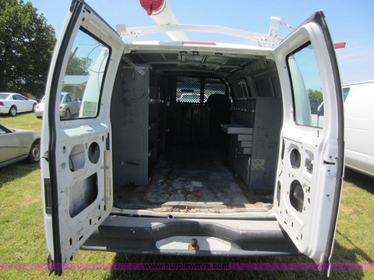 image for item C5473 2002 Ford E350 cargo van