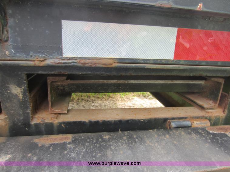 image for item C5480 2006 John Kerr gooseneck trailer