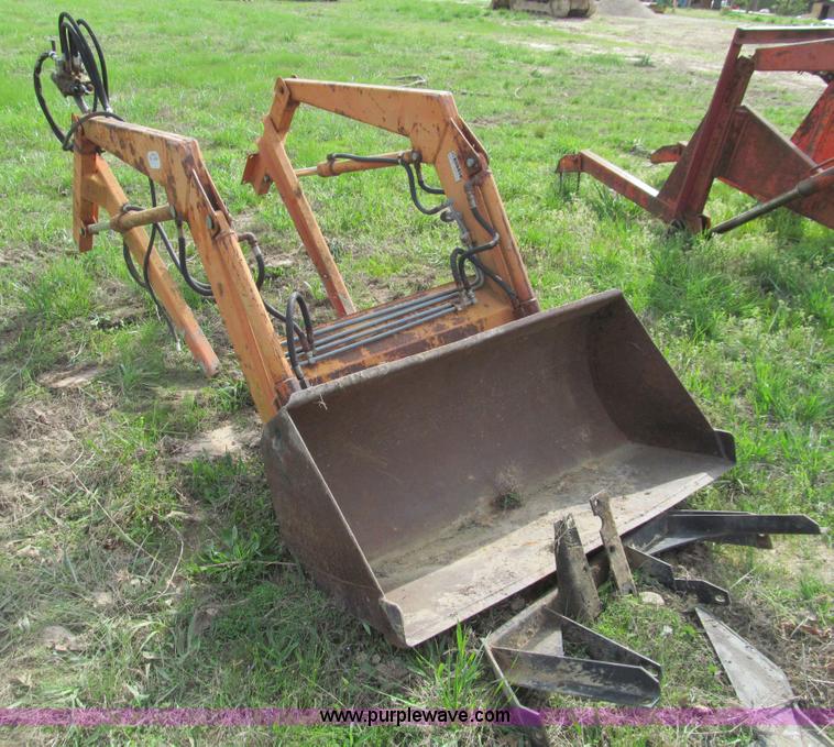 image for item D3173 Kubota 1200 tractor loader