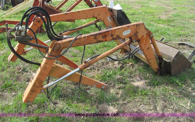 image for item D3173 Kubota 1200 tractor loader