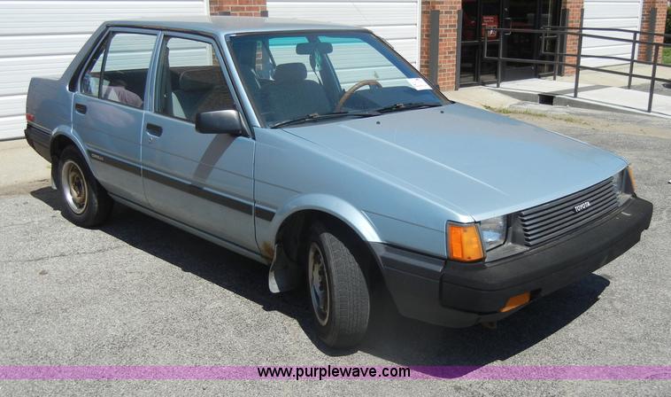 image for item D4017 1985 Toyota Corolla