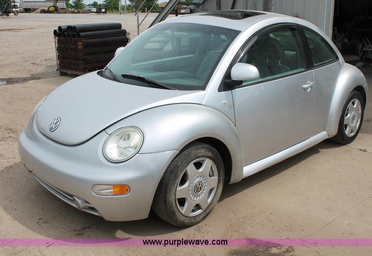 image for item D7896 2000 Volkswagen New Beetle GLS