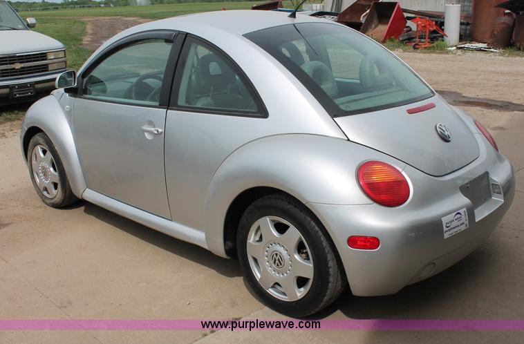 image for item D7896 2000 Volkswagen New Beetle GLS