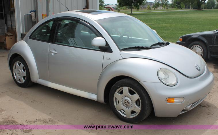 image for item D7896 2000 Volkswagen New Beetle GLS