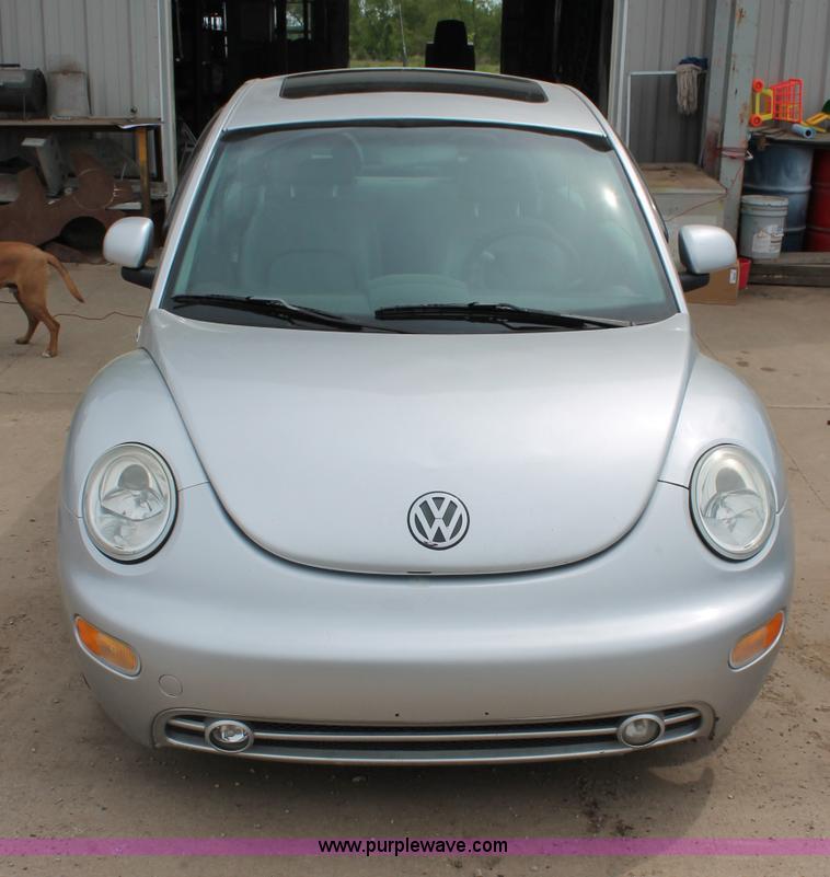 image for item D7896 2000 Volkswagen New Beetle GLS