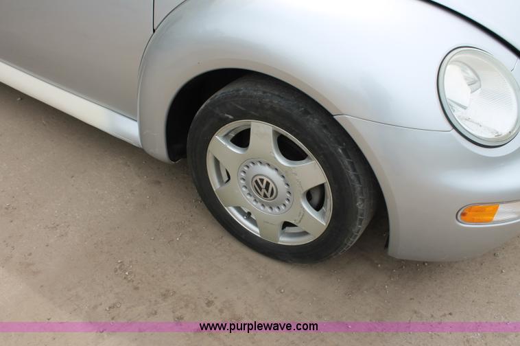 image for item D7896 2000 Volkswagen New Beetle GLS