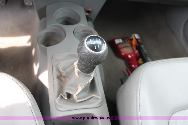 image for item D7896 2000 Volkswagen New Beetle GLS