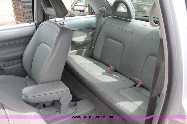 image for item D7896 2000 Volkswagen New Beetle GLS