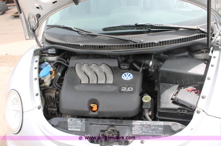 image for item D7896 2000 Volkswagen New Beetle GLS