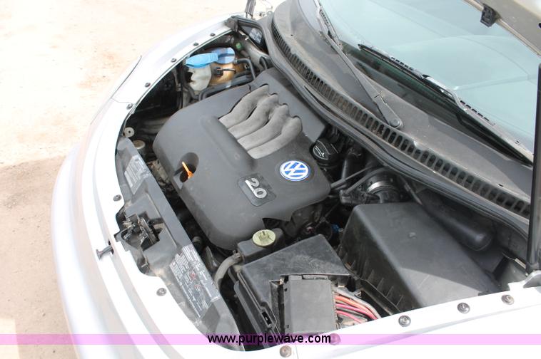 image for item D7896 2000 Volkswagen New Beetle GLS