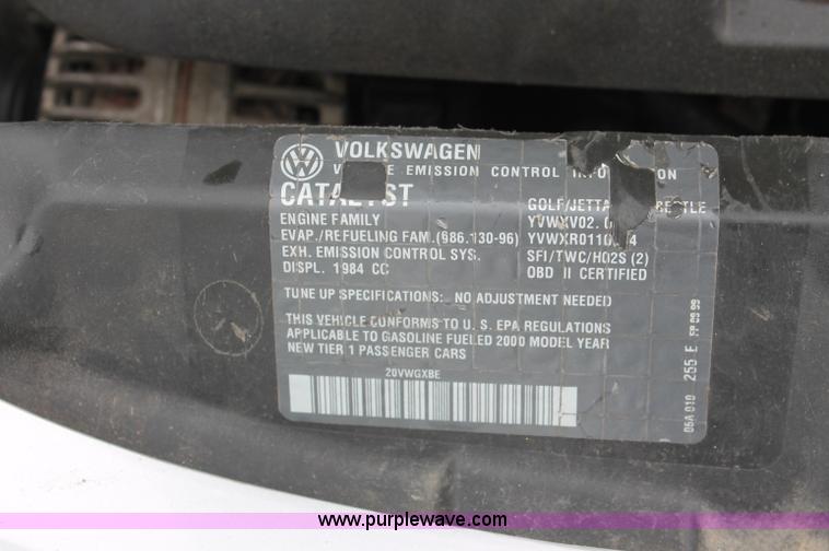 image for item D7896 2000 Volkswagen New Beetle GLS