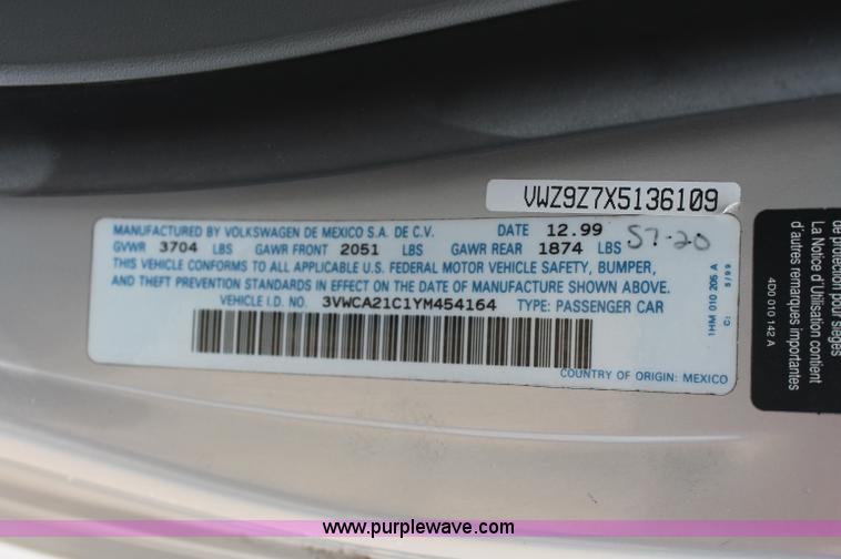 image for item D7896 2000 Volkswagen New Beetle GLS