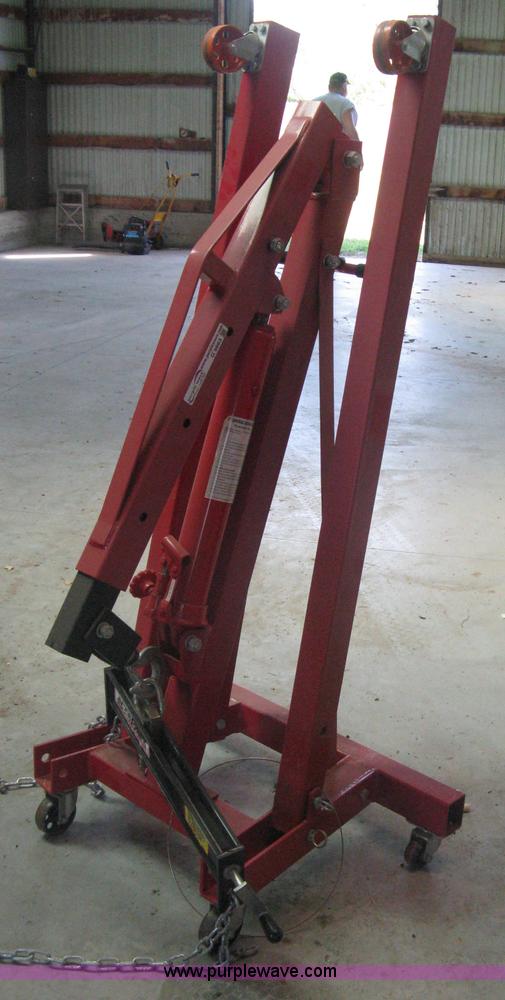 image for item G9863 Sweedway fold up 2 ton shop crane