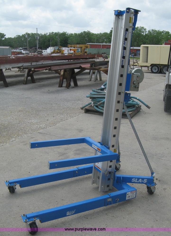 (2) Genie Superlift Advantage SLA5 manual lift dolly in Wichita, KS