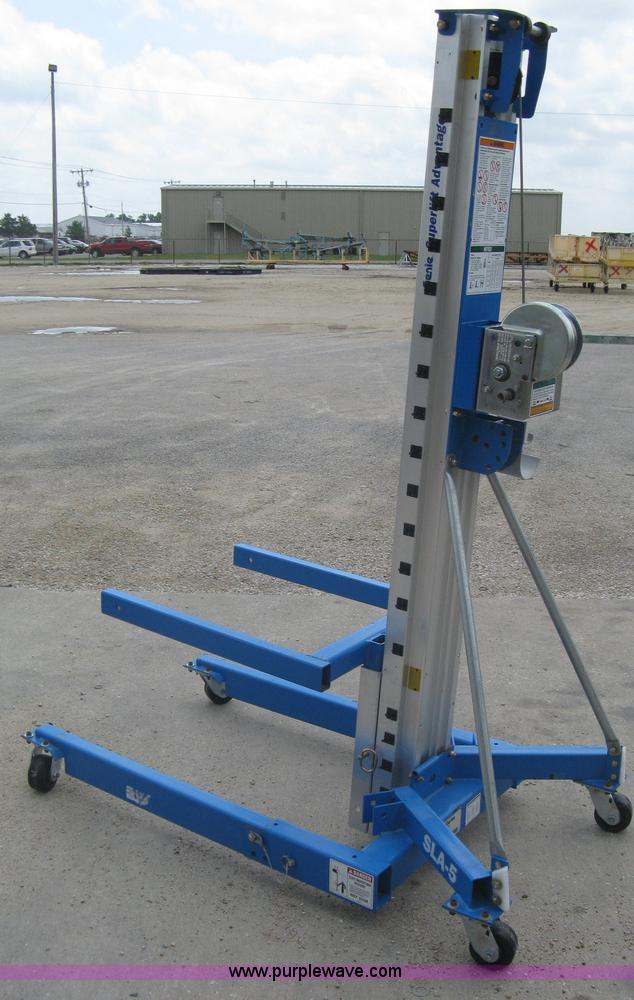 (2) Genie Superlift Advantage SLA5 manual lift dolly in Wichita, KS
