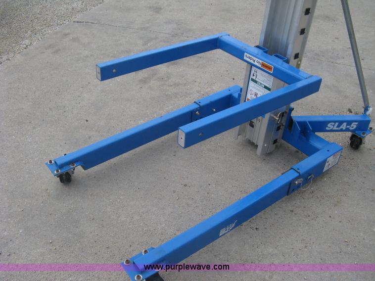 (2) Genie Superlift Advantage SLA5 manual lift dolly in Wichita, KS