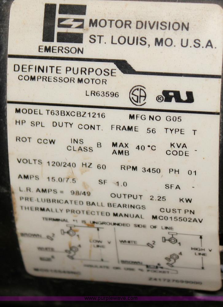 image for item I9733 26 gallon Maxus air compressor