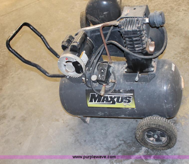image for item L9665 20 gallon Maxus air compressor