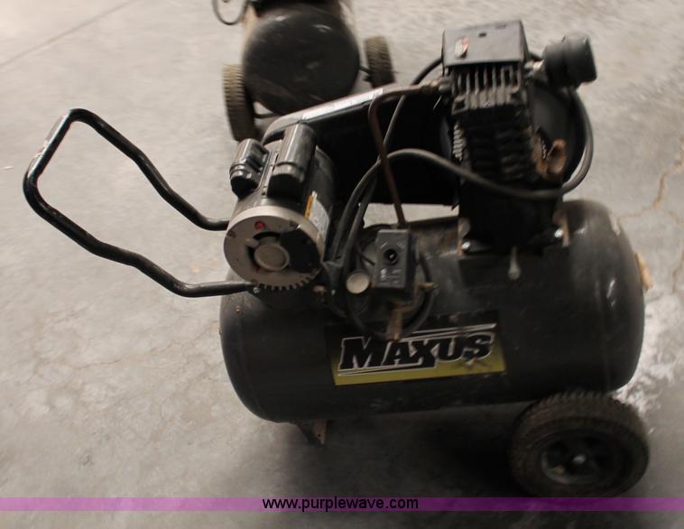 image for item L9665 20 gallon Maxus air compressor