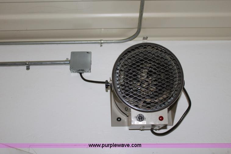 image for item L9683 2002 2690 Co-FT 40' storage container