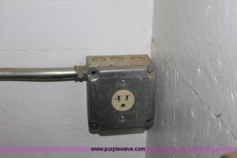 image for item L9683 2002 2690 Co-FT 40' storage container