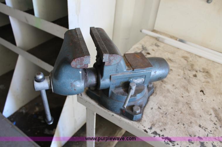 image for item L9684 2002 2690 Co-FT 40' storage container