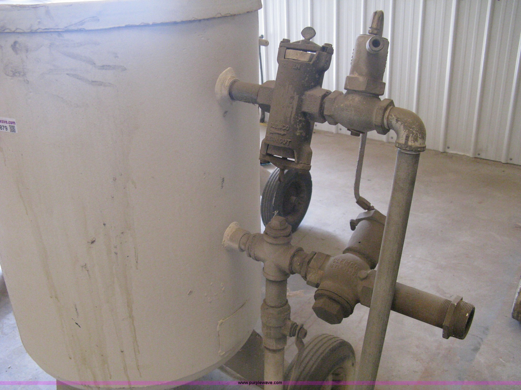 (2) Sapacco sandblasting pots in Wichita, KS Item G9879 sold Purple