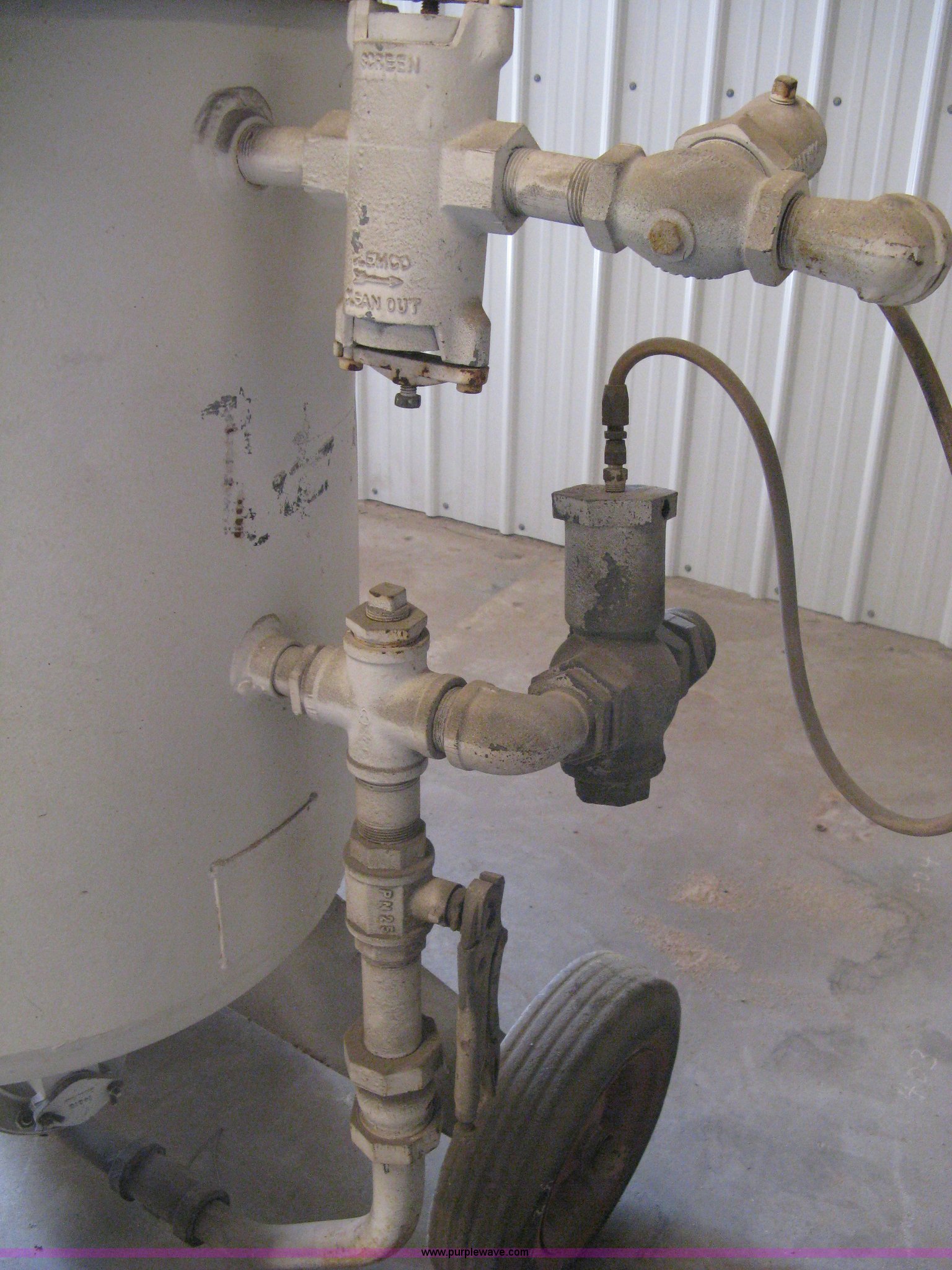 (2) Sapacco sandblasting pots in Wichita, KS Item G9879 sold Purple