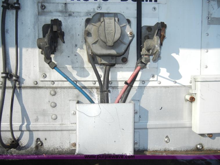 image for item A3486 1999 Wabash 53' reefer trailer