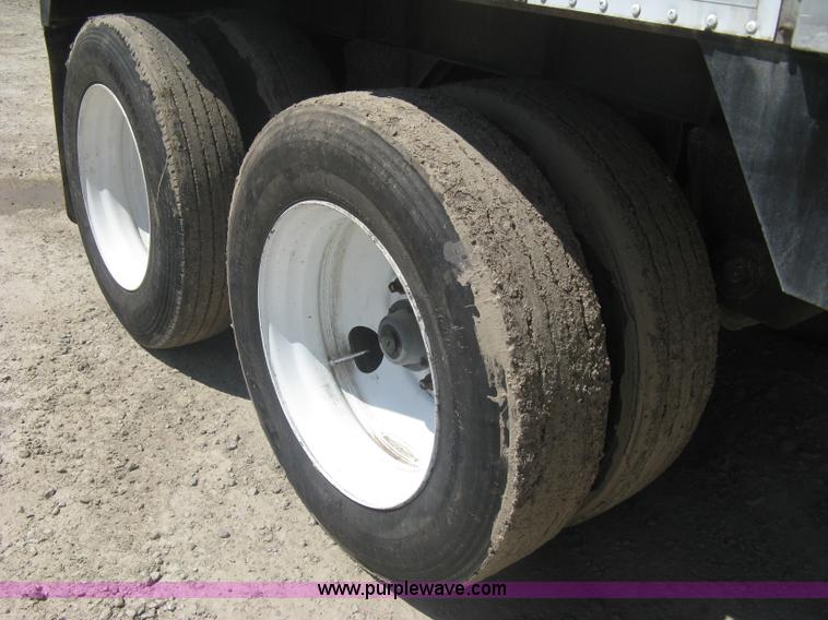 image for item A6321 1992 Merritt hopper bottom trailer