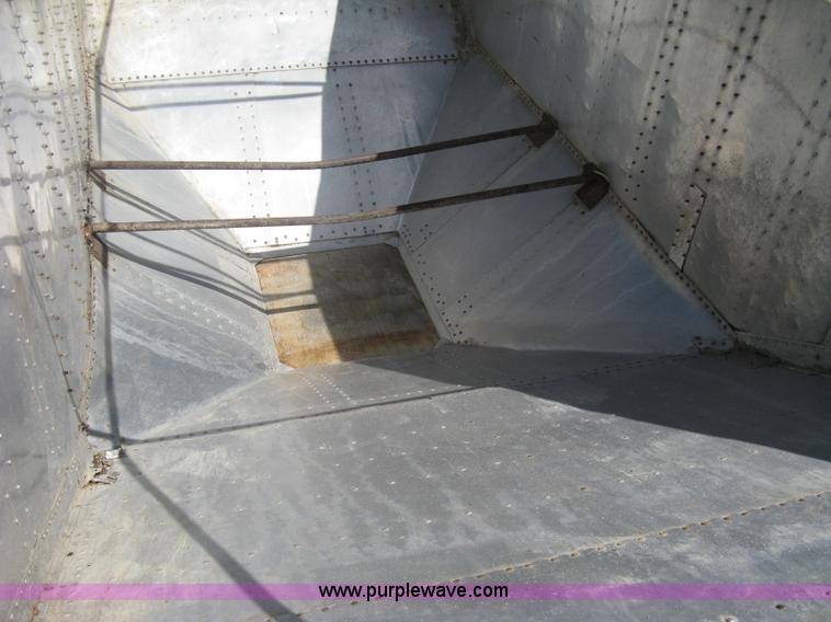 image for item A6321 1992 Merritt hopper bottom trailer