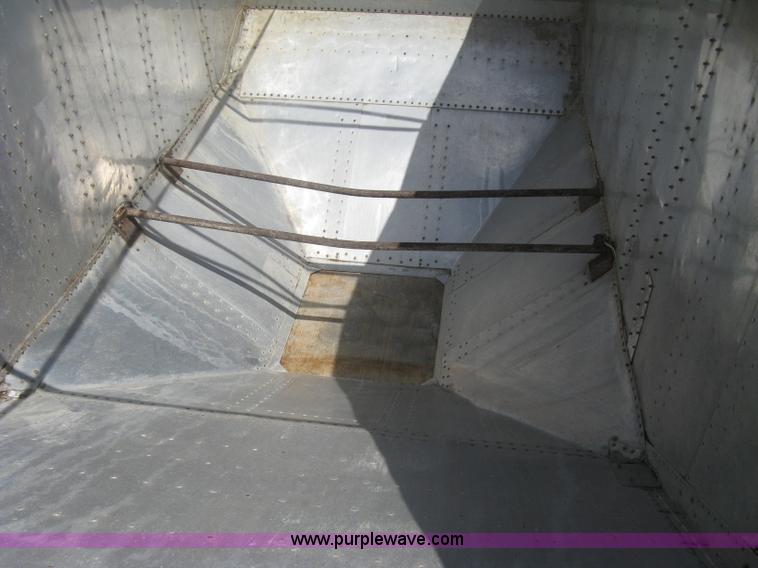 image for item A6321 1992 Merritt hopper bottom trailer