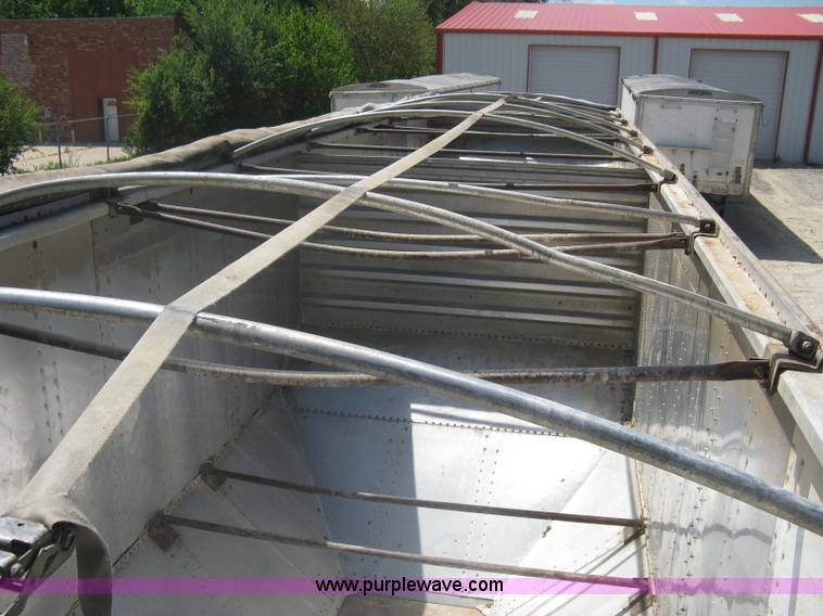 image for item A6321 1992 Merritt hopper bottom trailer