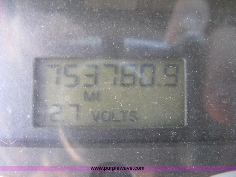 image for item A6322 2003 Freightliner Columbia semi truck