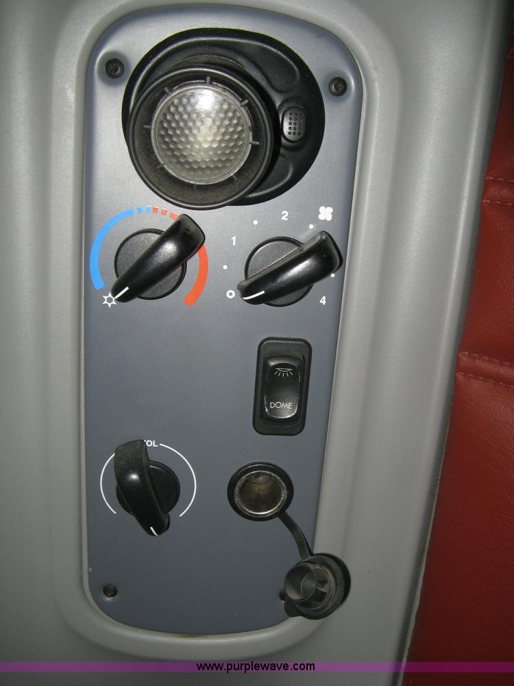 image for item A6322 2003 Freightliner Columbia semi truck