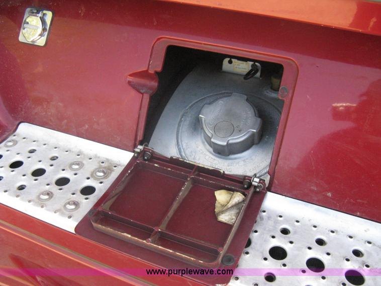 image for item A6322 2003 Freightliner Columbia semi truck